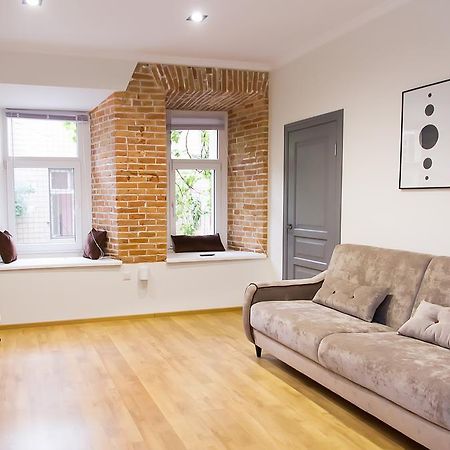 Apartment In The Center Of Odessa エクステリア 写真