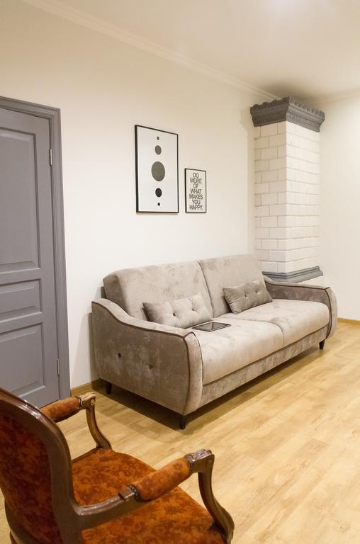 Apartment In The Center Of Odessa エクステリア 写真