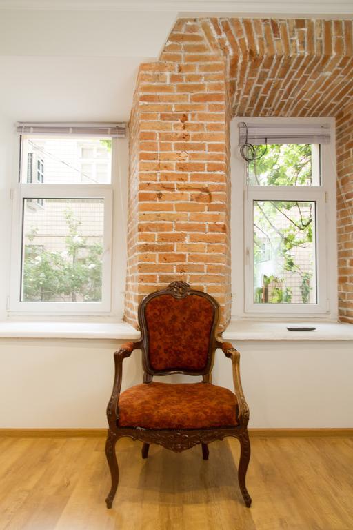 Apartment In The Center Of Odessa エクステリア 写真